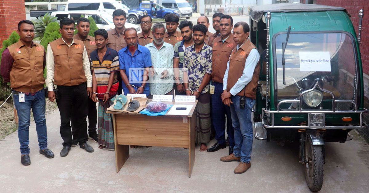 চালককে হত্যা করে অটোরিকশা ছিনতাই, গ্রেপ্তার ৫