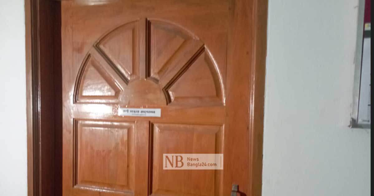 অফিস নেই, ঠিকানা ভুল, তবু নিবন্ধনের বাসনা
