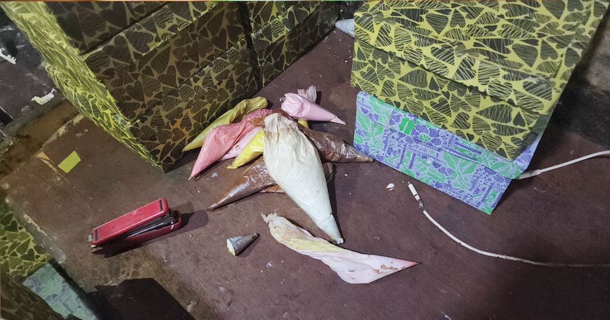 বাহারি এই কেকের পেছনের গল্পটি শুনুন