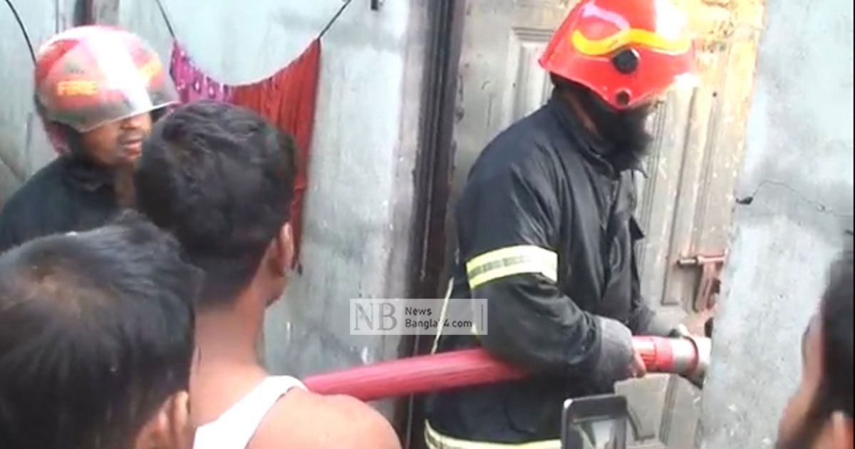 ভালুকায়-অগ্নিকাণ্ডে-বসতবাড়ি-ও-দোকানের-ক্ষতি
