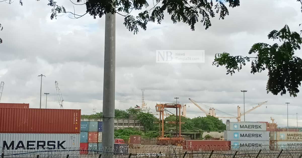 নিলাম অযোগ্য ৭৩ কনটেইনার যাচ্ছে ডাম্পিং ইয়ার্ডে