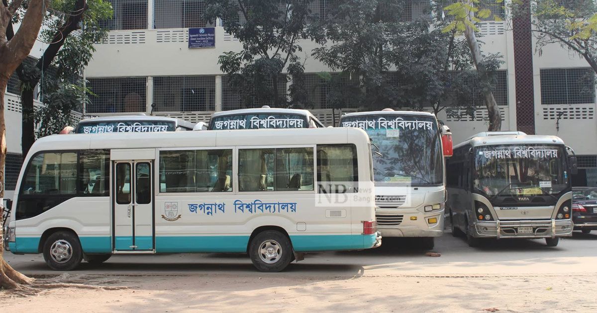 জবিতে নেই ওয়ার্কশপ, যত্রতত্র গাড়ি মেরামতে অতিষ্ঠ সবাই