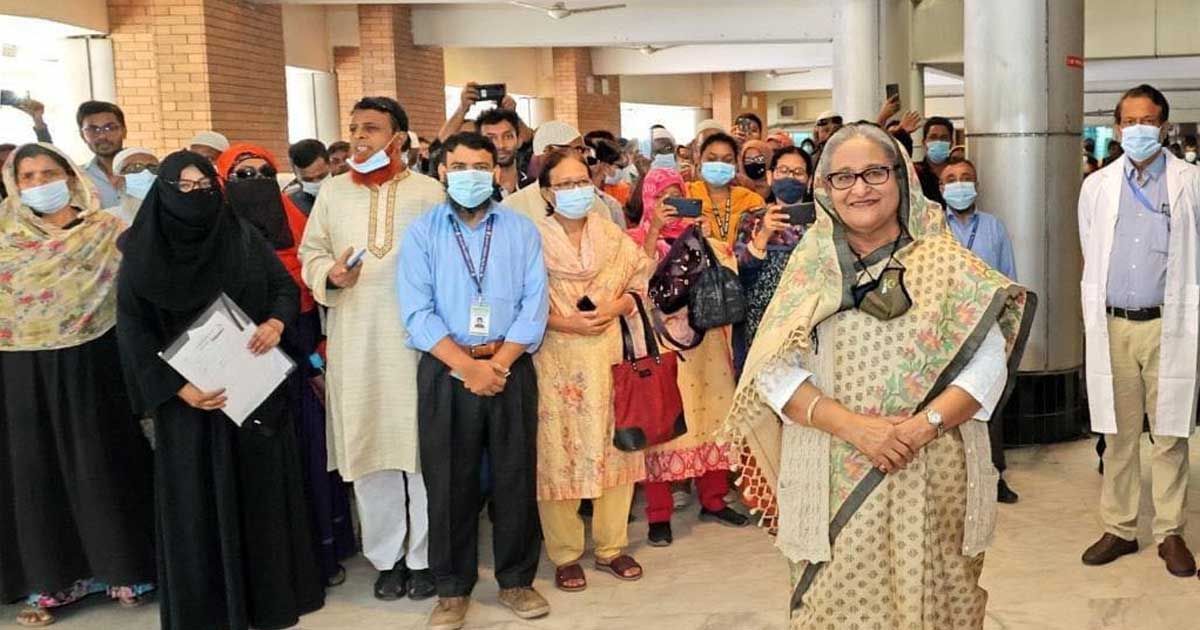 টিকিট-কেটে-চোখের-ডাক্তার-দেখালেন-প্রধানমন্ত্রী