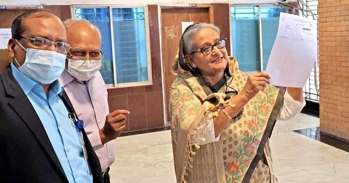 টিকিট কেটে চোখের ডাক্তার দেখালেন প্রধানমন্ত্রী