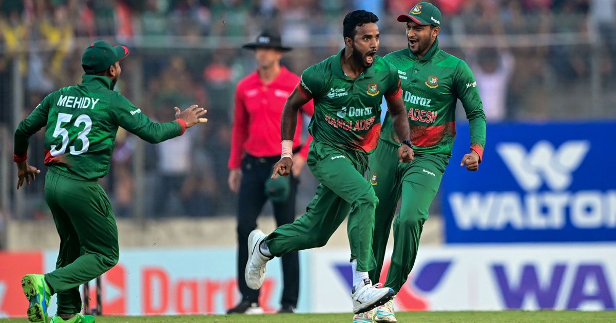 Bangladesh-took-3-wickets-from-India-in-the-beginning