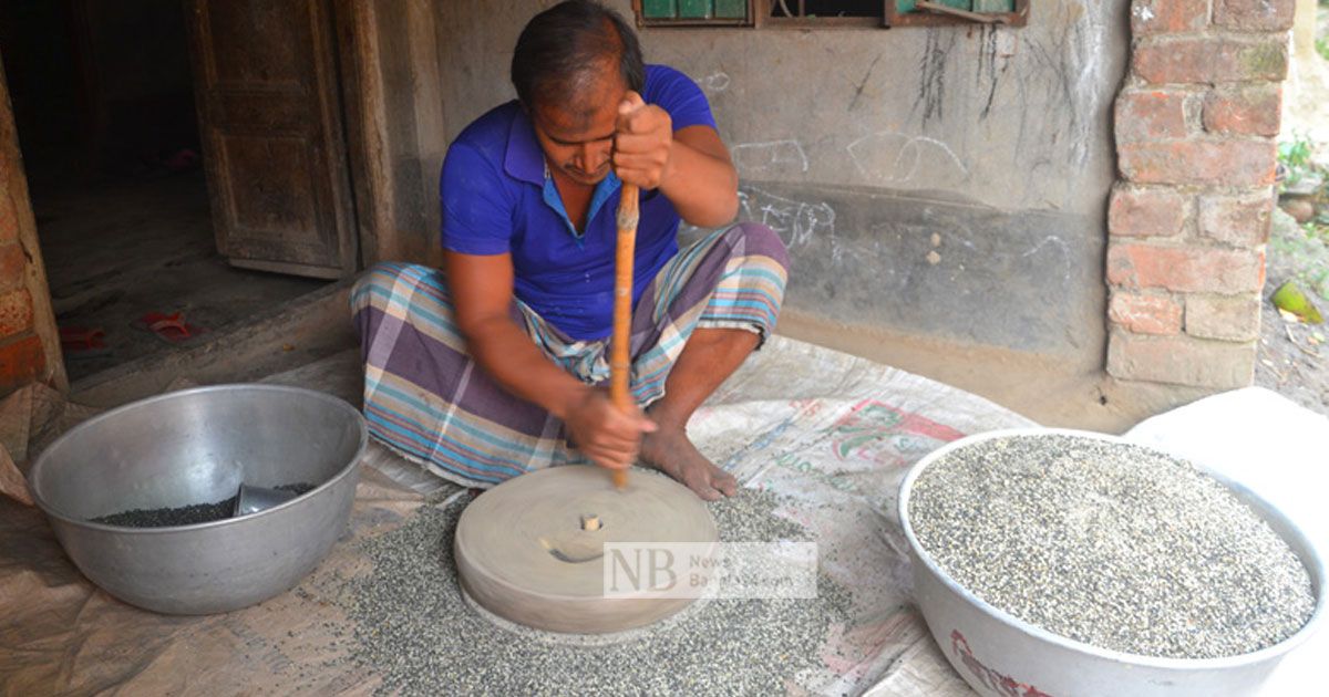 যে গ্রামে সবাই বানায় কুমড়ো বড়ি