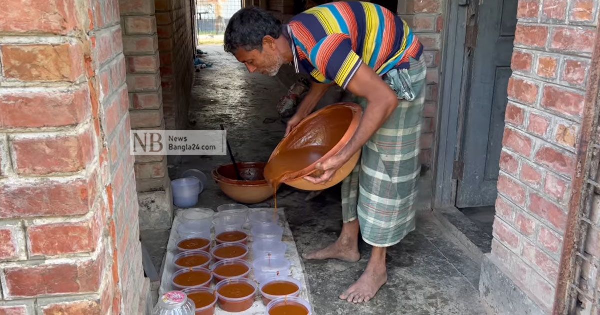 ভেজাল গুড়ে মাথায় হাত ব্যবসায়ীর