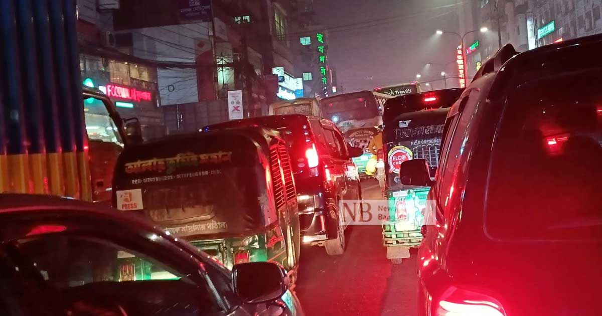 থার্টি ফার্স্ট নাইটে রাস্তা বন্ধ, ভোগান্তিতে মানুষ