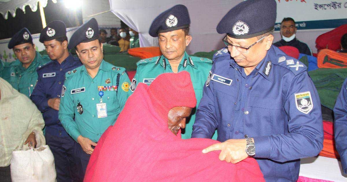 জনগণের-পাশে-আছি-আইজিপি