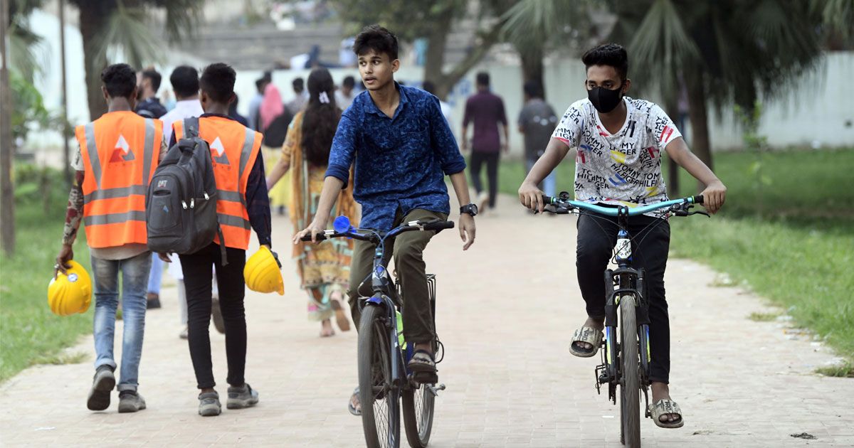 ‘মাঘের শীতে বাঘ পালায়’ শুধু বইয়েই