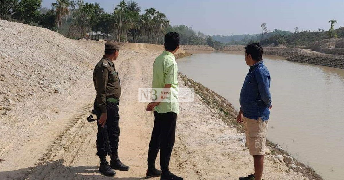 পাহাড়ের-পাদদেশে-কৃত্রিম-লেক-দুজনের-কারাদণ্ড