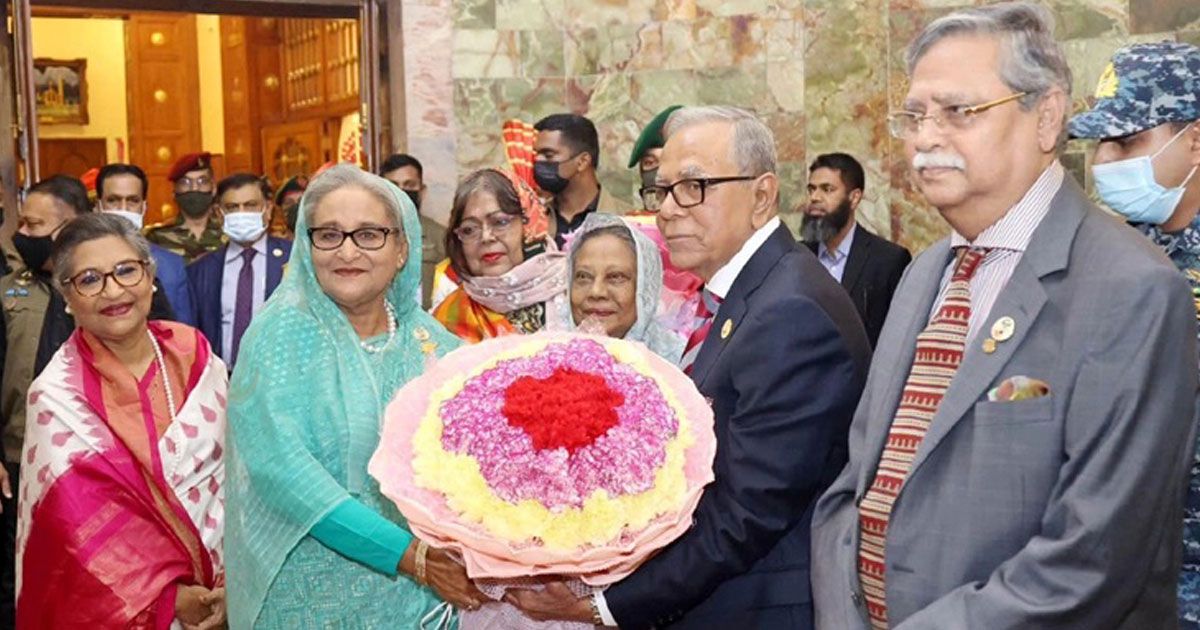 বিদায়ী-রাষ্ট্রপতির-সঙ্গে-নবনির্বাচিত-রাষ্ট্রপতি-ও-প্রধানমন্ত্রীর-সাক্ষাৎ