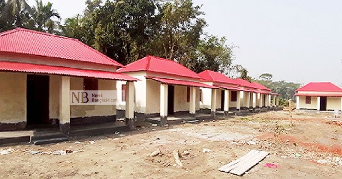 অন্ধকারে-বসবাস-আশ্রয়ণ-প্রকল্পের-বাসিন্দাদের