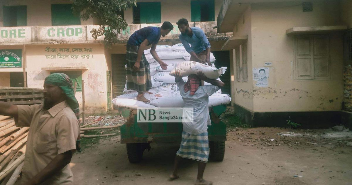 বরাদ্ধকৃত ১৬০ বস্তা এমওপি সার পাচারের সময় আটক