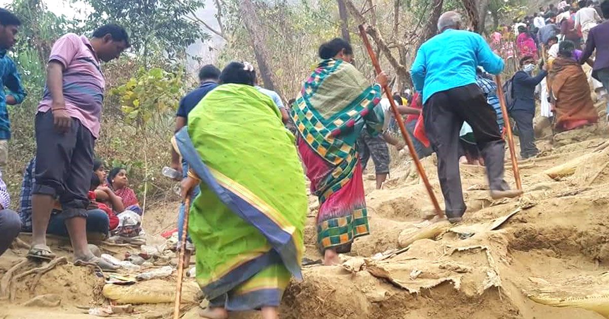 চন্দ্রনাথে পা পিছলে আহত ১০ পুণ্যার্থী