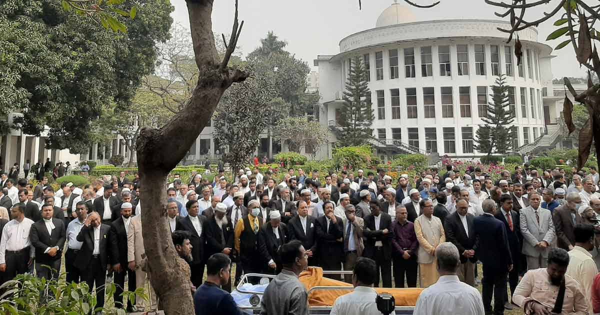 সুপ্রিম কোর্টে ব্যারিস্টার নাজমুল হুদার জানাজা সম্পন্ন
