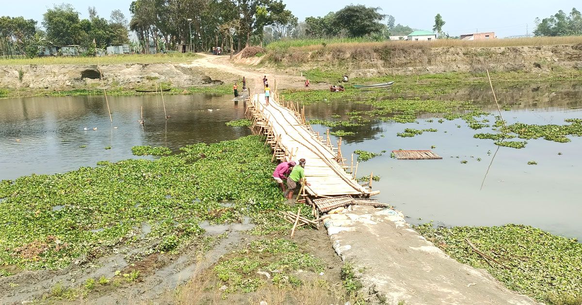 প্রতিরোধে বন্ধ হলো ধলেশ্বরীর বাঁধ নির্মাণ