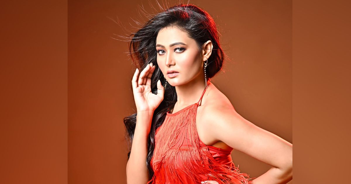 কাকে খোঁচা দিলেন অধরা