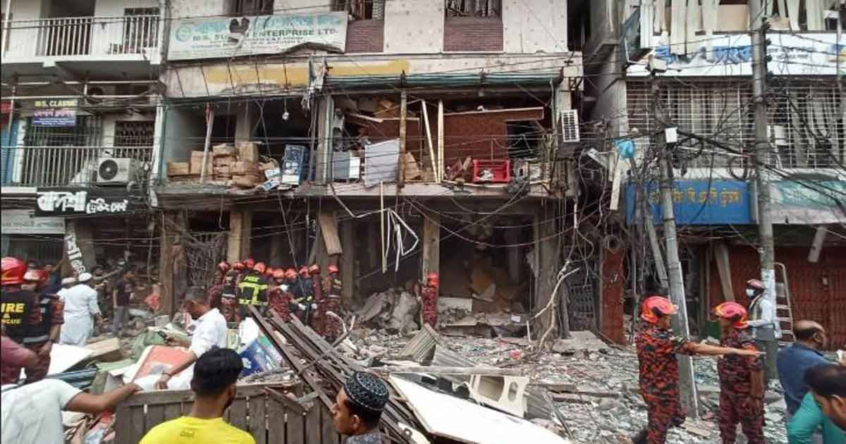 বাড়ছে-লাশ-ঝুঁকিপূর্ণ-ভবনে-উদ্ধার-কাজ-ব্যাহত