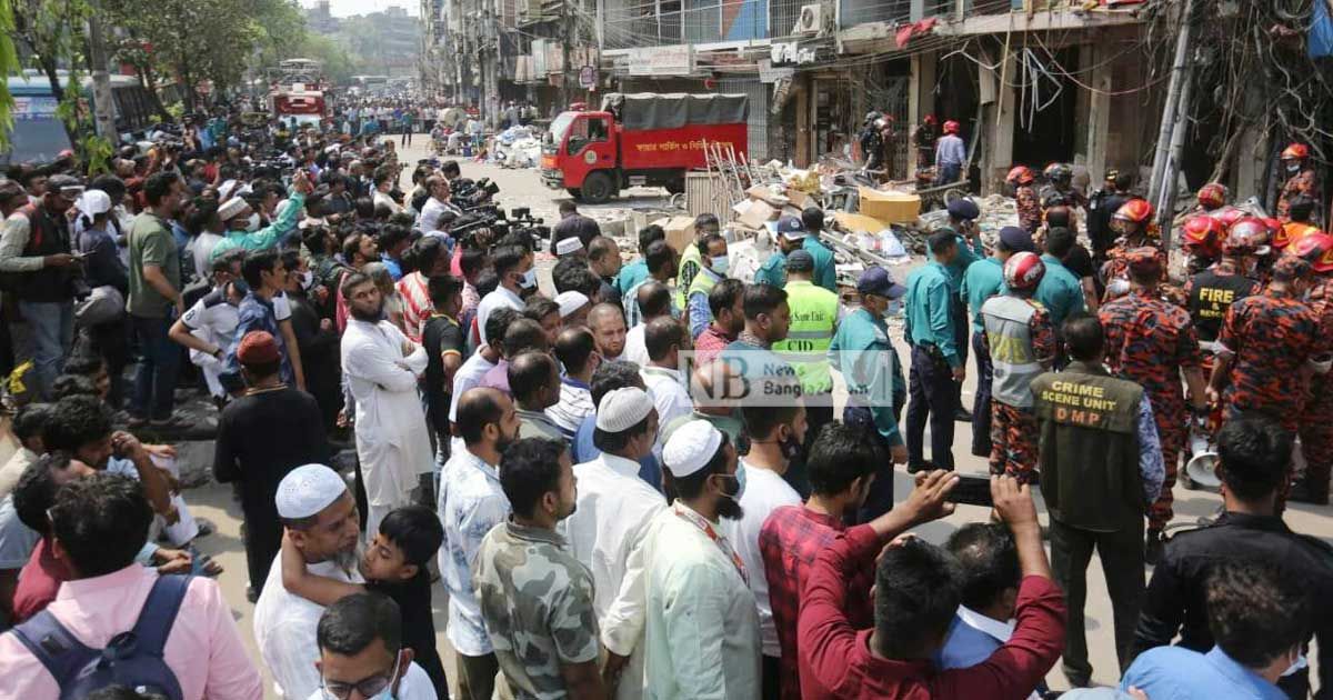 গুলিস্তানে বিস্ফোরণ: ভবনের দুই মালিক, দোকান মালিককে গ্রেপ্তার