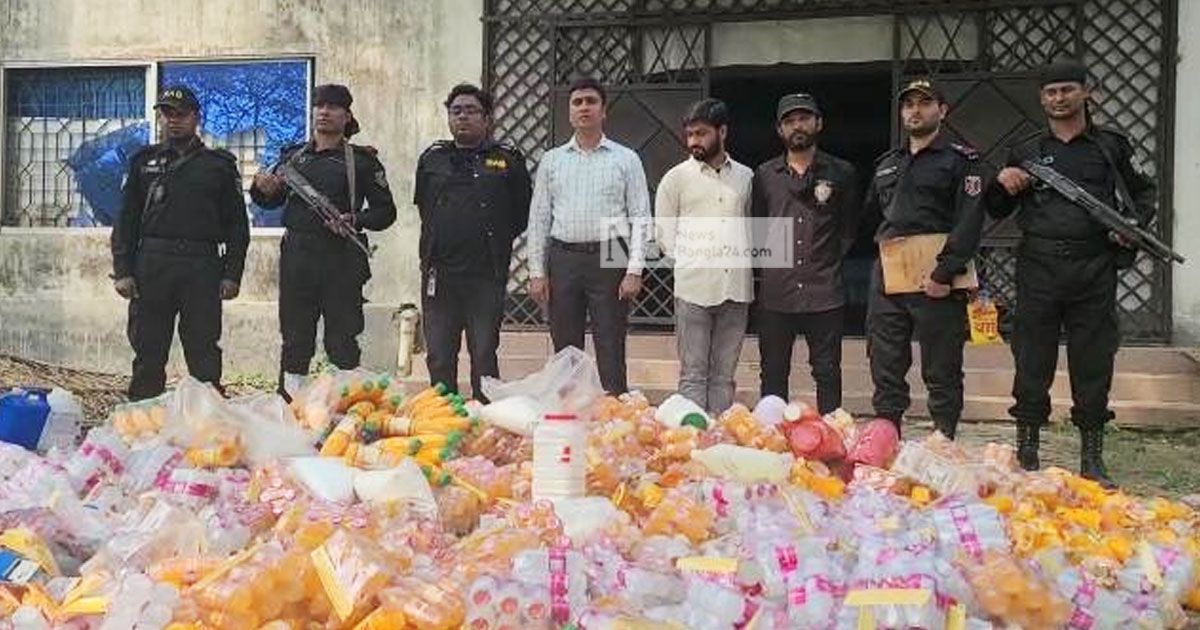 সোনারগাঁয়ে-পোড়ানো-হলো-১৪-হাজার-লিটার-নকল-জুস