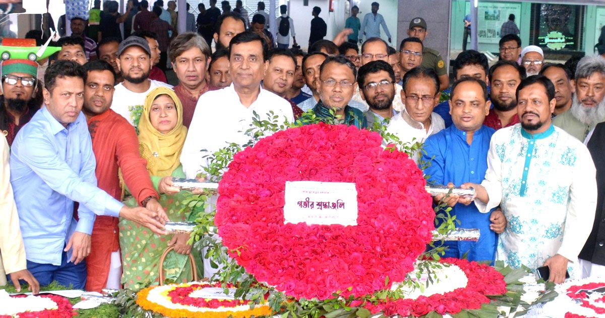 জন্মবার্ষিকীতে-বঙ্গবন্ধুর-প্রতিকৃতিতে-রূপালী-ব্যাংকের-শ্রদ্ধা