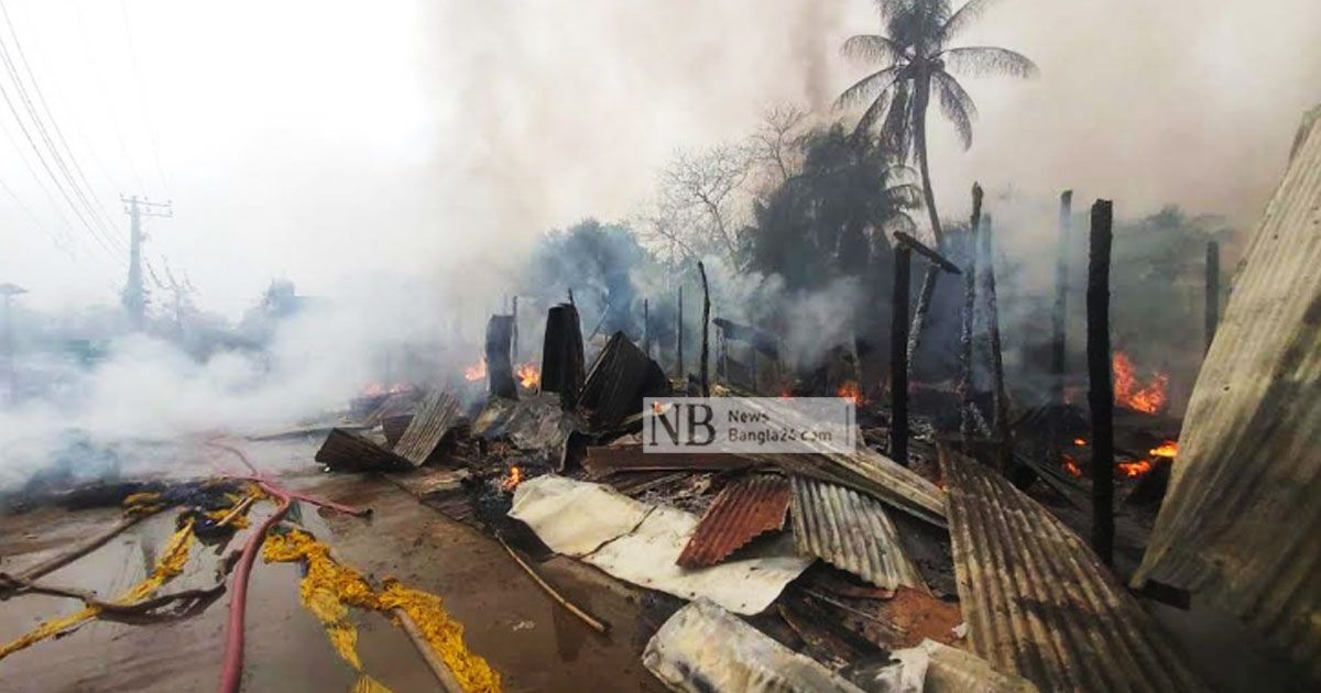 থানচির বলিবাজারে পুড়ল ৫৯টি দোকান