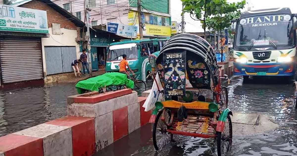 একপশলা-বৃষ্টিতেই-বন্দর-নগরে-হাঁটুপানি