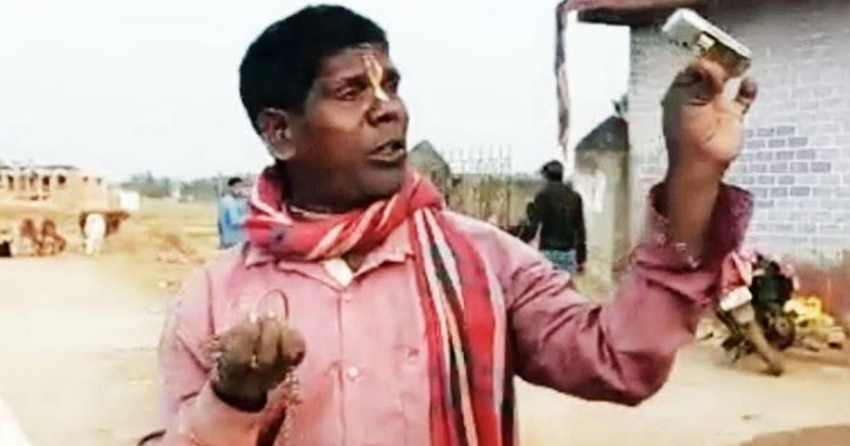এবার নায়িকার বাবা ভুবন বাদ্যকর 