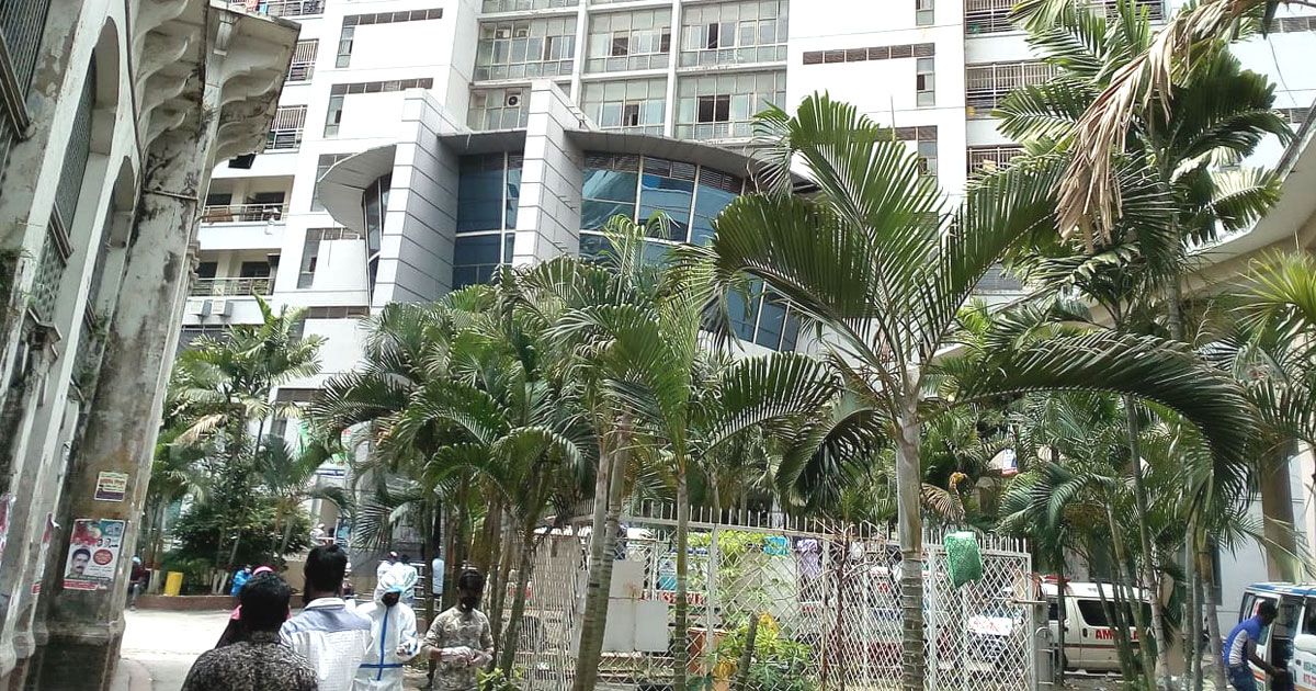 বঙ্গবাজারে আগুন: ফায়ার, র‍্যাব, পুলিশসহ আহত ১৮ জন ঢামেকে