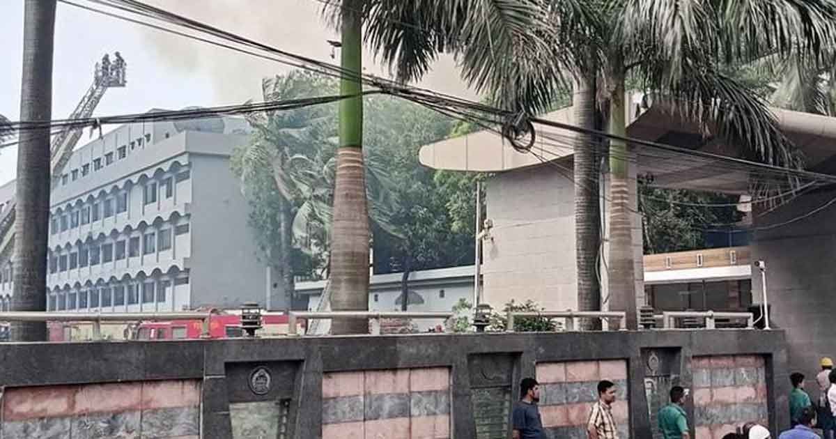 পুলিশ-হেডকোয়ার্টার্সে-আগুন-৯৯৯-এর-সেবা-আপাতত-বন্ধ