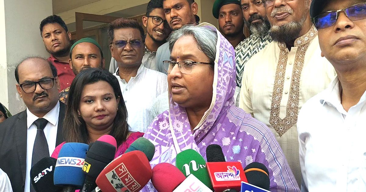বঙ্গবাজারে আগুন: বিএনপি ও জামায়াতের দিকে আঙ্গুল শিক্ষামন্ত্রীর
