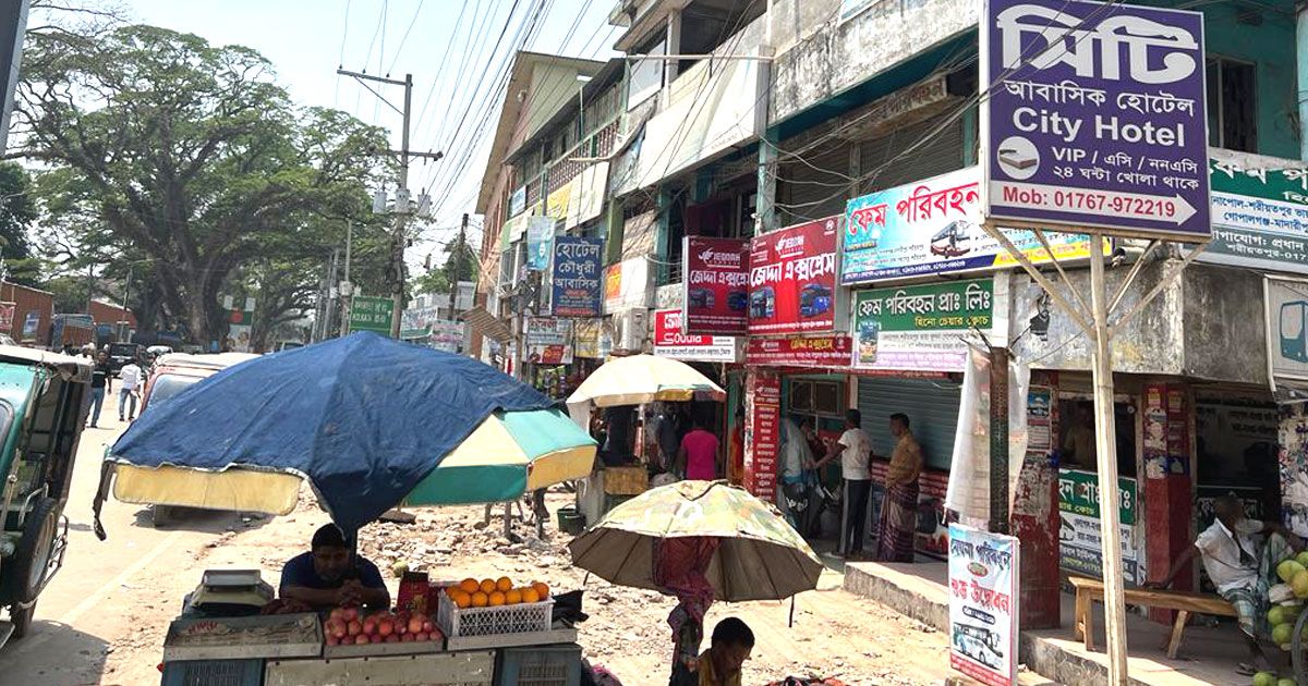 বেনাপোল চেকপোস্টে হুন্ডির জমজমাট কারবার