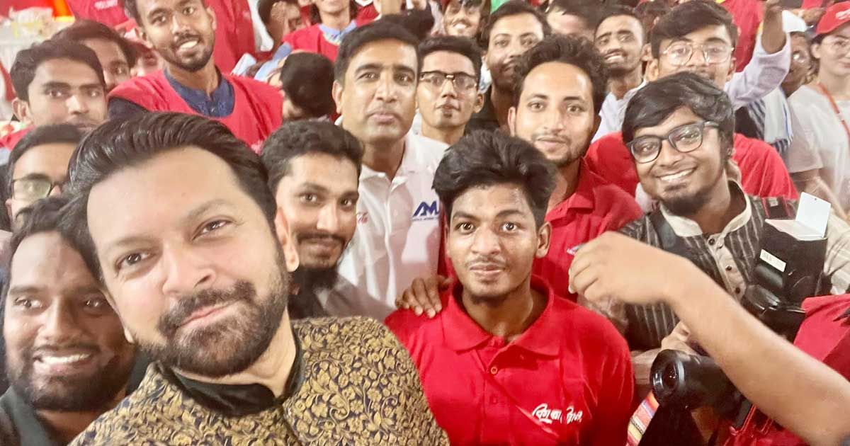 এতিম শিশুদের সঙ্গে তাহসানের ইফতার