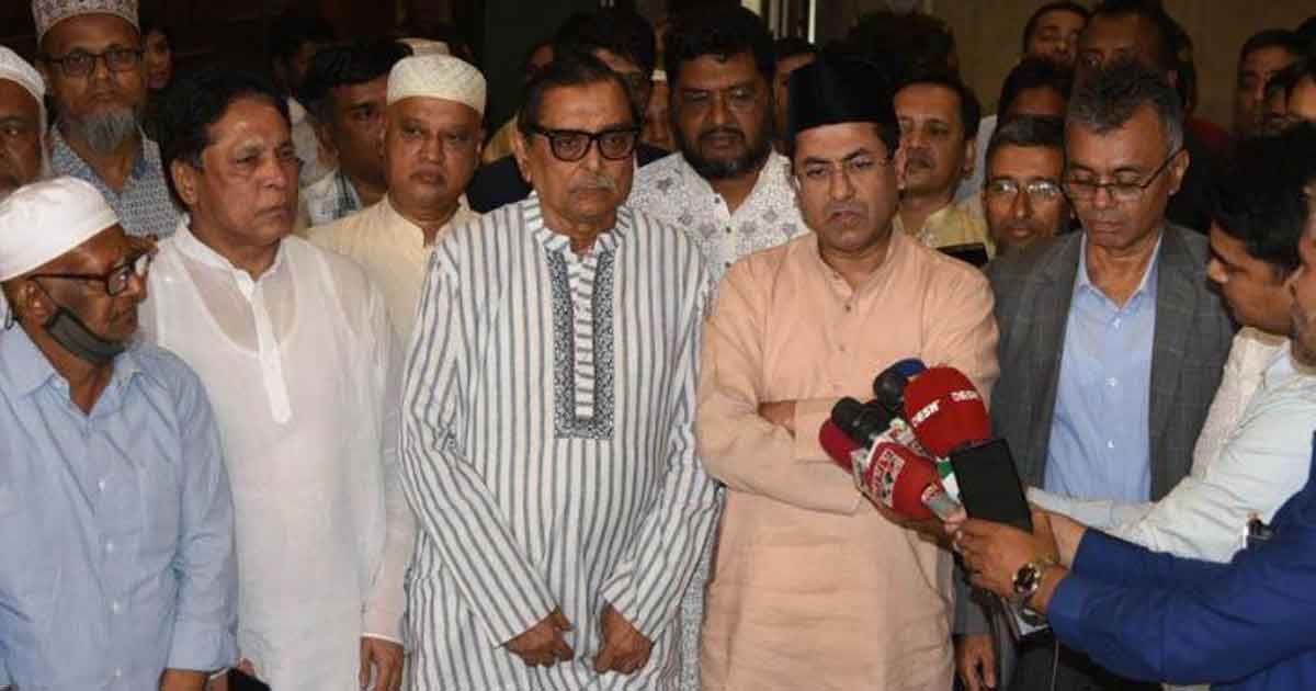 বঙ্গবাজারে-বুধবার-থেকে-চৌকি-বসাতে-পারবেন-ব্যবসায়ীরা