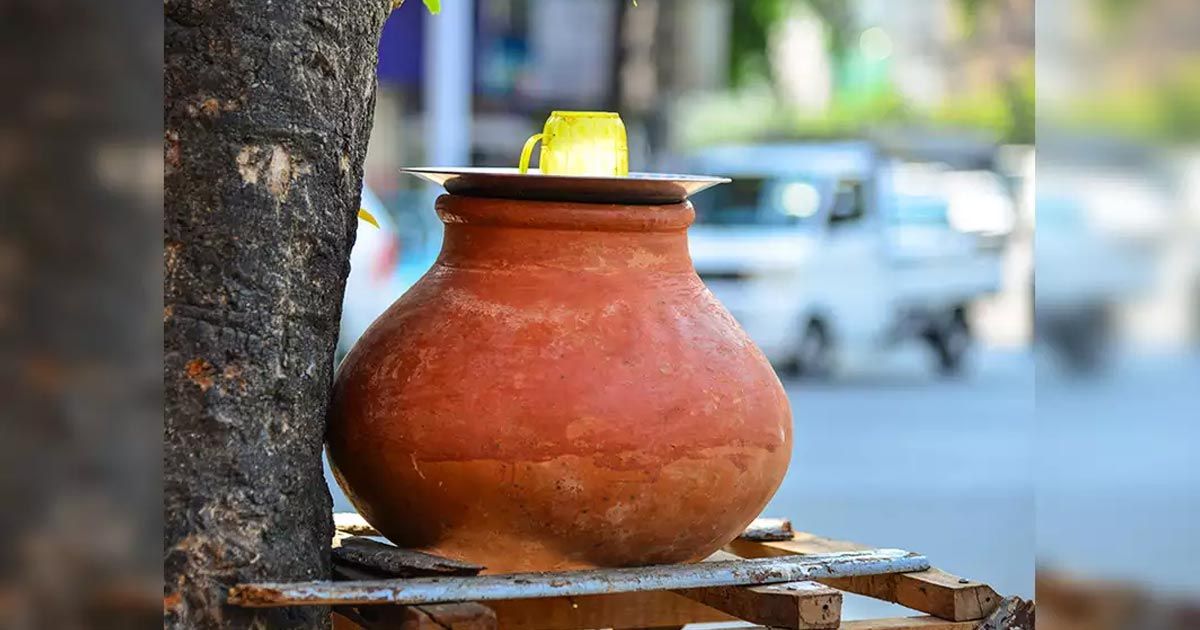 মাটির-পাত্রে-পানি-পানের-উপকারিতা-