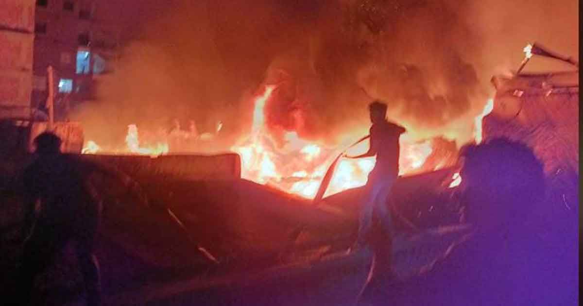 নবাবপুরে-গোডাউনে-ভয়াবহ-আগুন-নিয়ন্ত্রণে-১৪-ইউনিট