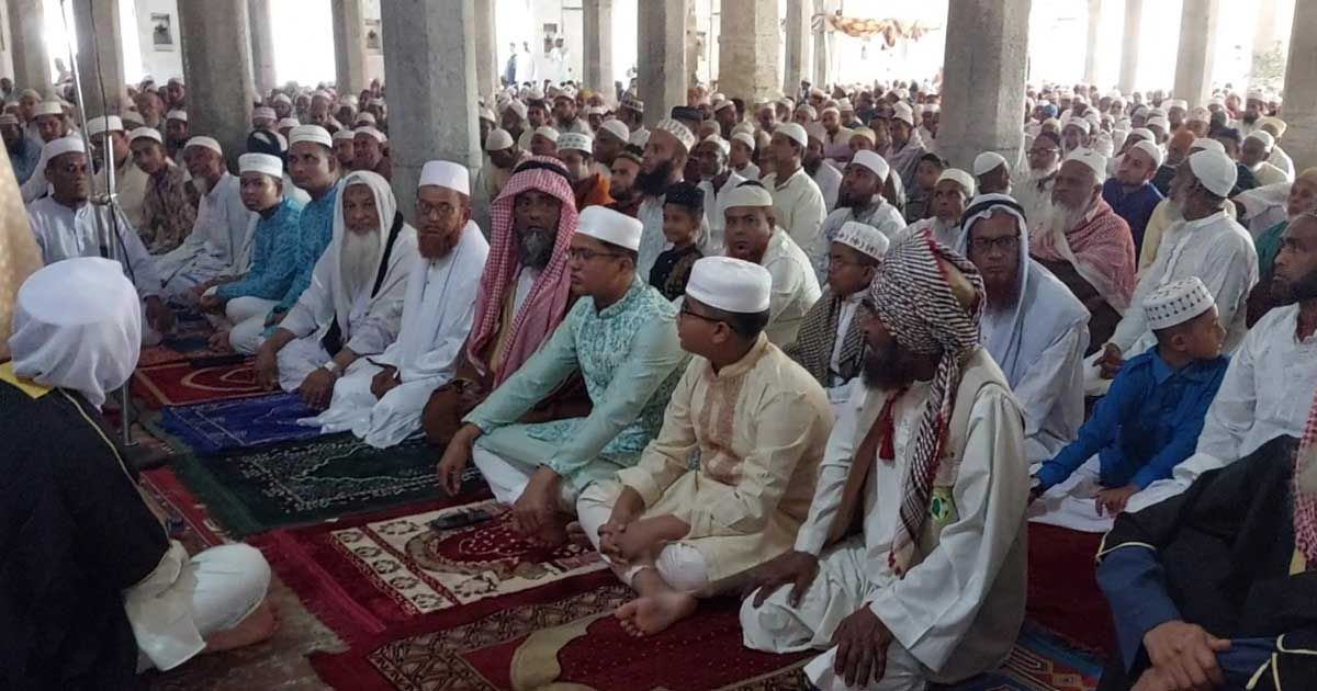 বিশ্ব-ঐতিহ্য-ষাটগম্বুজ-মসজিদে-
ঈদের-জামাত-অনুষ্ঠিত
