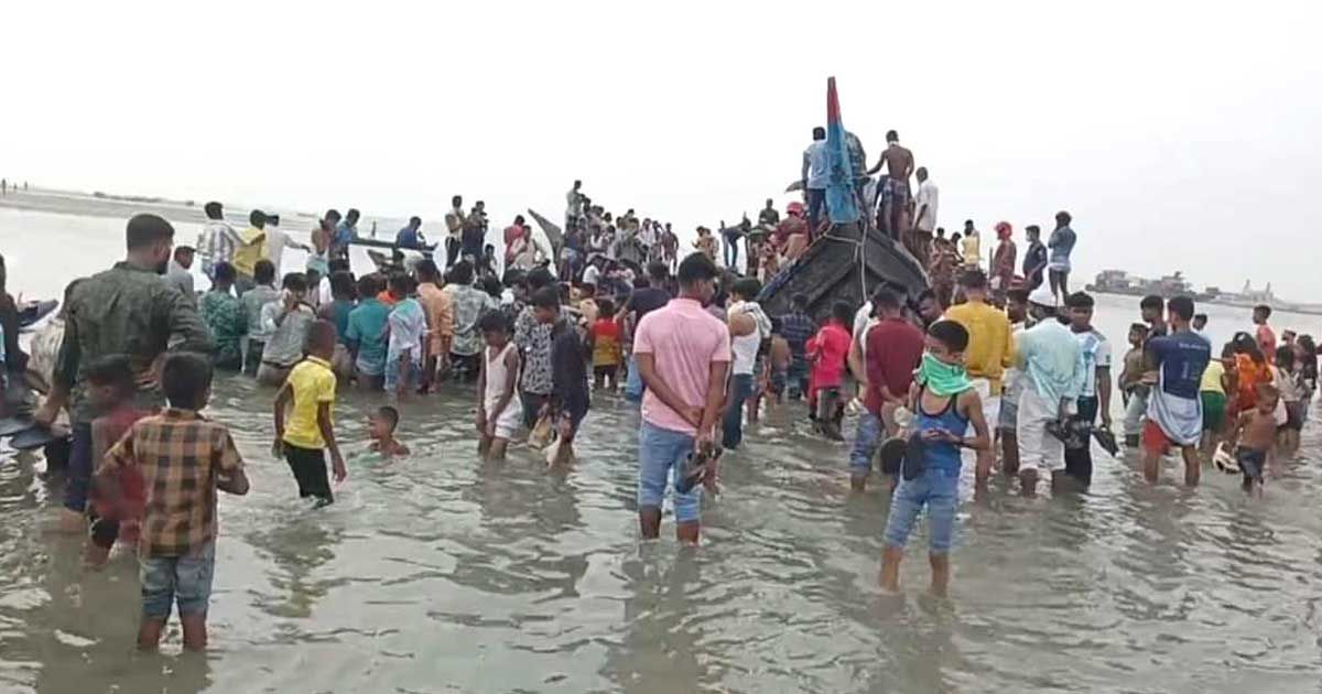 কক্সবাজারে ভেসে আসা ট্রলারে ১০ জেলের হাত-পা বাঁধা মরদেহ