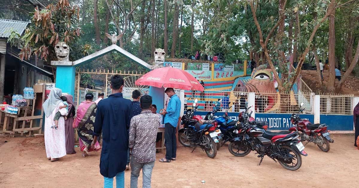 গারো পাহাড়ের পিকনিক স্পটে দর্শনার্থীর ঢল
