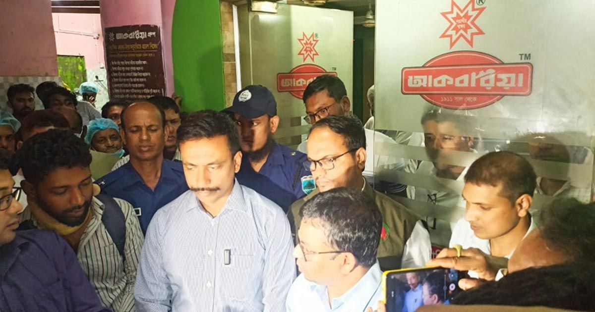 বগুড়ার আকবরিয়া হোটেলে পচা-বাসি খাবার, ৩ লাখ টাকা জরিমানা