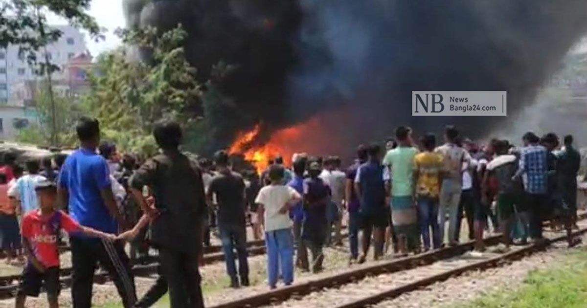 চট্টগ্রামের-আগুন-নিয়ন্ত্রণে-ট্রেন-চলাচল-শুরু