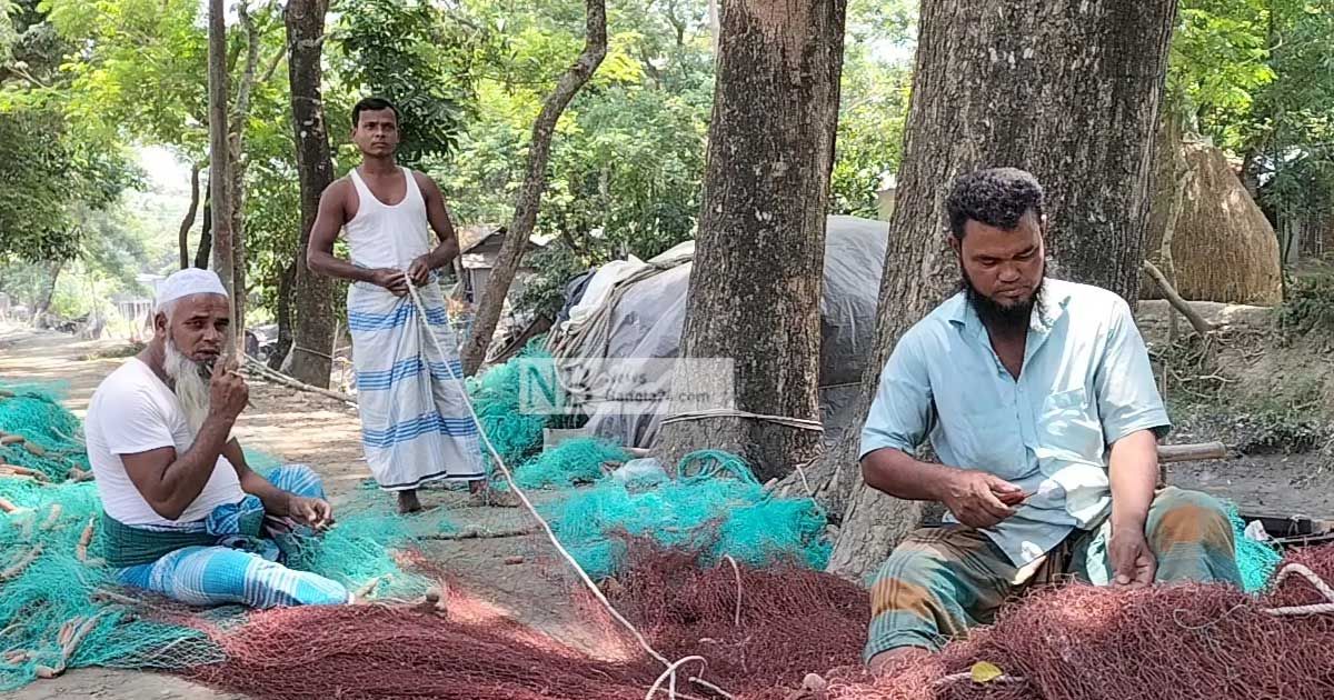 শেষ-হচ্ছে-নিষেধাজ্ঞা-ইলিশ-ধরতে-প্রস্তুত-জেলেরা