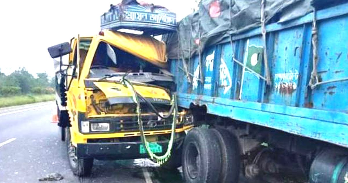 দাঁড়িয়ে-থাকা-ট্রাকে-আরেক-ট্রাকের-ধাক্কা-নিহত-২