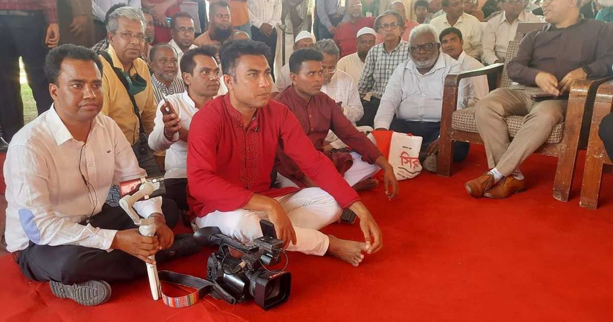 আসন-না-দেয়ায়-জেলা-প্রশাসনের-সংবাদ-বর্জন-নওগাঁর-সাংবাদিকদের- 