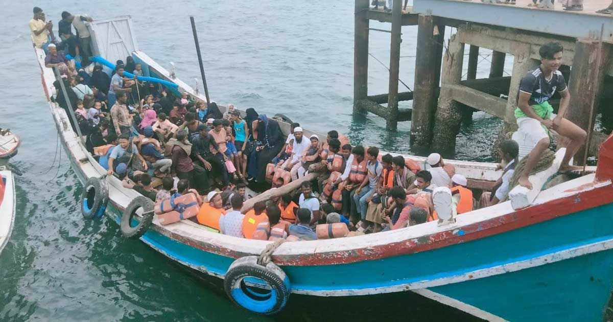 ঘূর্ণিঝড় ‘মোখা’র খবরে বাসিন্দারা ছাড়ছেন সেন্ট মার্টিন দ্বীপ
