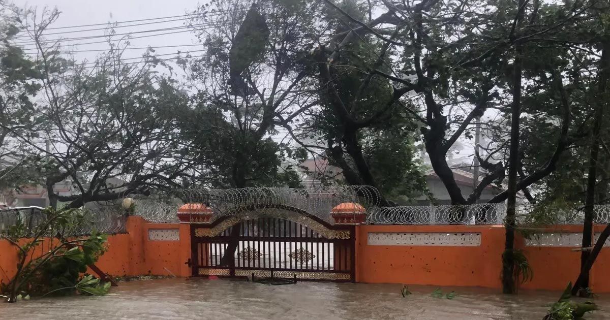 রাখাইনে-মোখায়-উল্টেছে-নেটওয়ার্ক-টাওয়ার-ঝড়-বৃষ্টি-সোমবারও