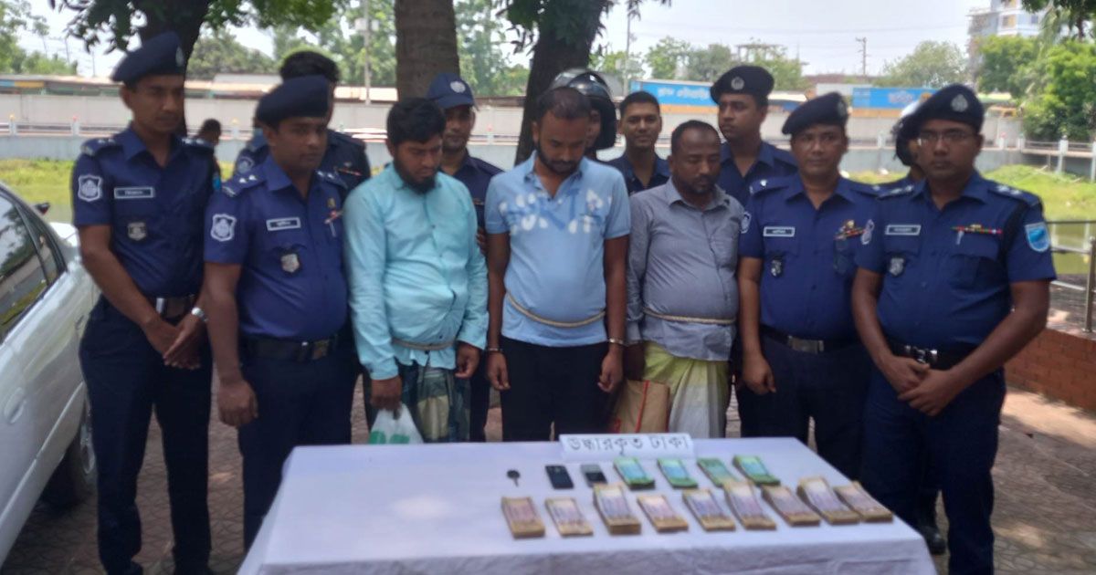11-lakh-taka-stolen-in-Savar-recovered-and-arrested-3