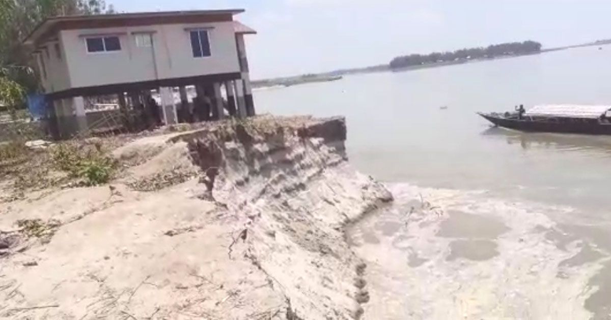 কুড়িগ্রামে বাড়ছে পানি ভাঙছে নদী, শঙ্কায় মানুষ