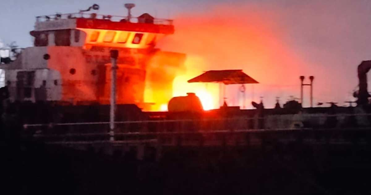Oil-tanker-explosion-in-Narayanganj-burnt-6